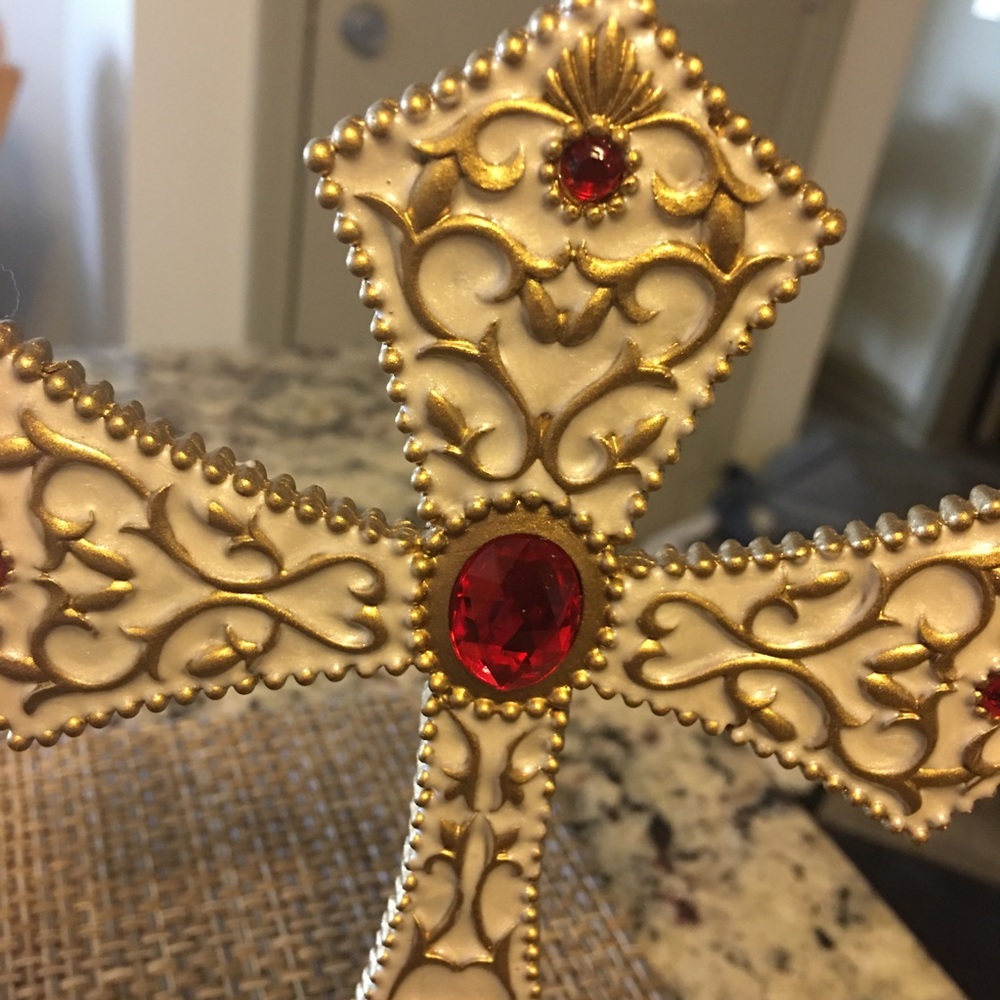 Biltmore metal decorative cross